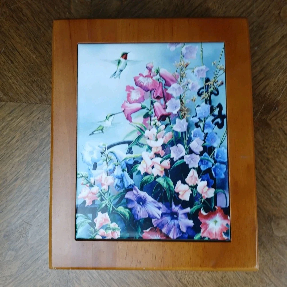 Heavy Wooden Lidded Trinket Box Felt‎ Lined Floral Hummingbird Front Panel 8x10